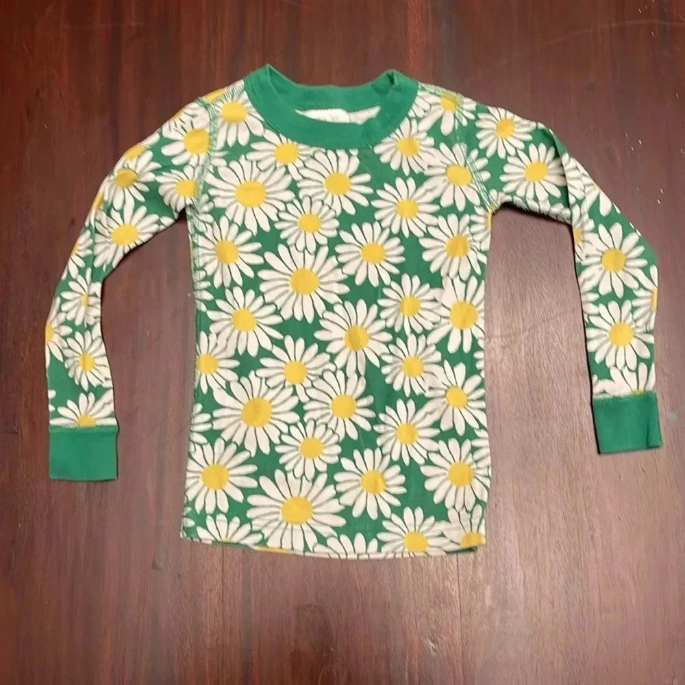 Hanna Andersson daisy long sleeve top size 4